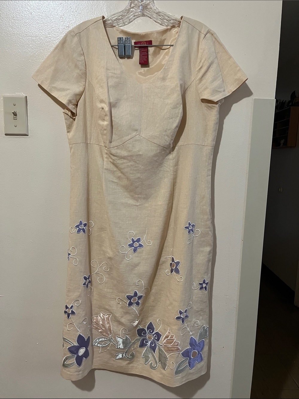 VTG SANGRIA Linen Blend Summer Lined Dress Embroidered Flowers Pale Yellow Midi